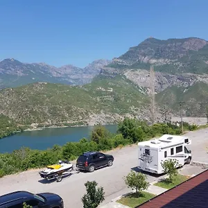 Hotel Lugina E Komanit ***