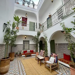 Yu Yu Hostal
